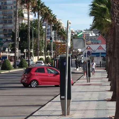 Ana Junto A La Playa דירה בנאלמדנה